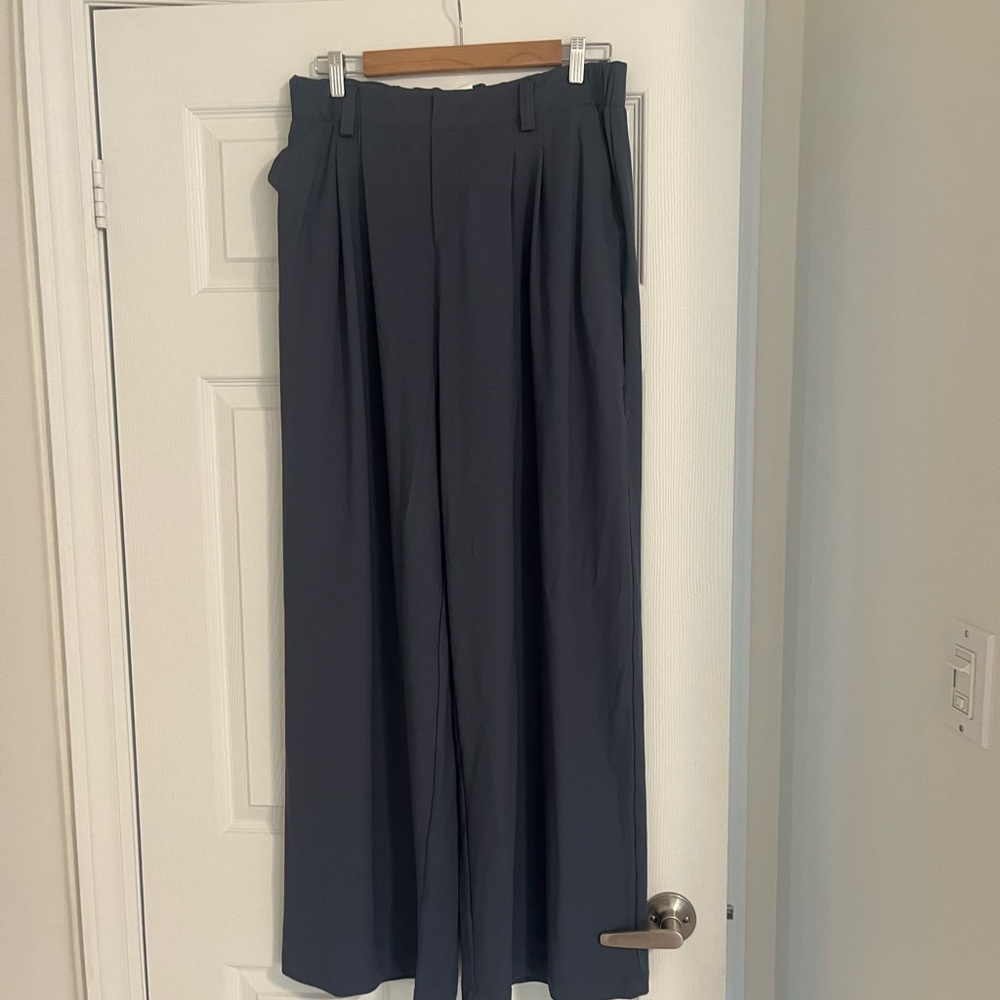 Halara women’s micro waffle Pleated Pants